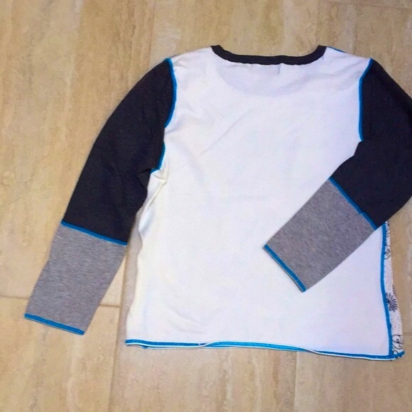 IE Relaxed Lightweight Shirt - Picture 2 of 9